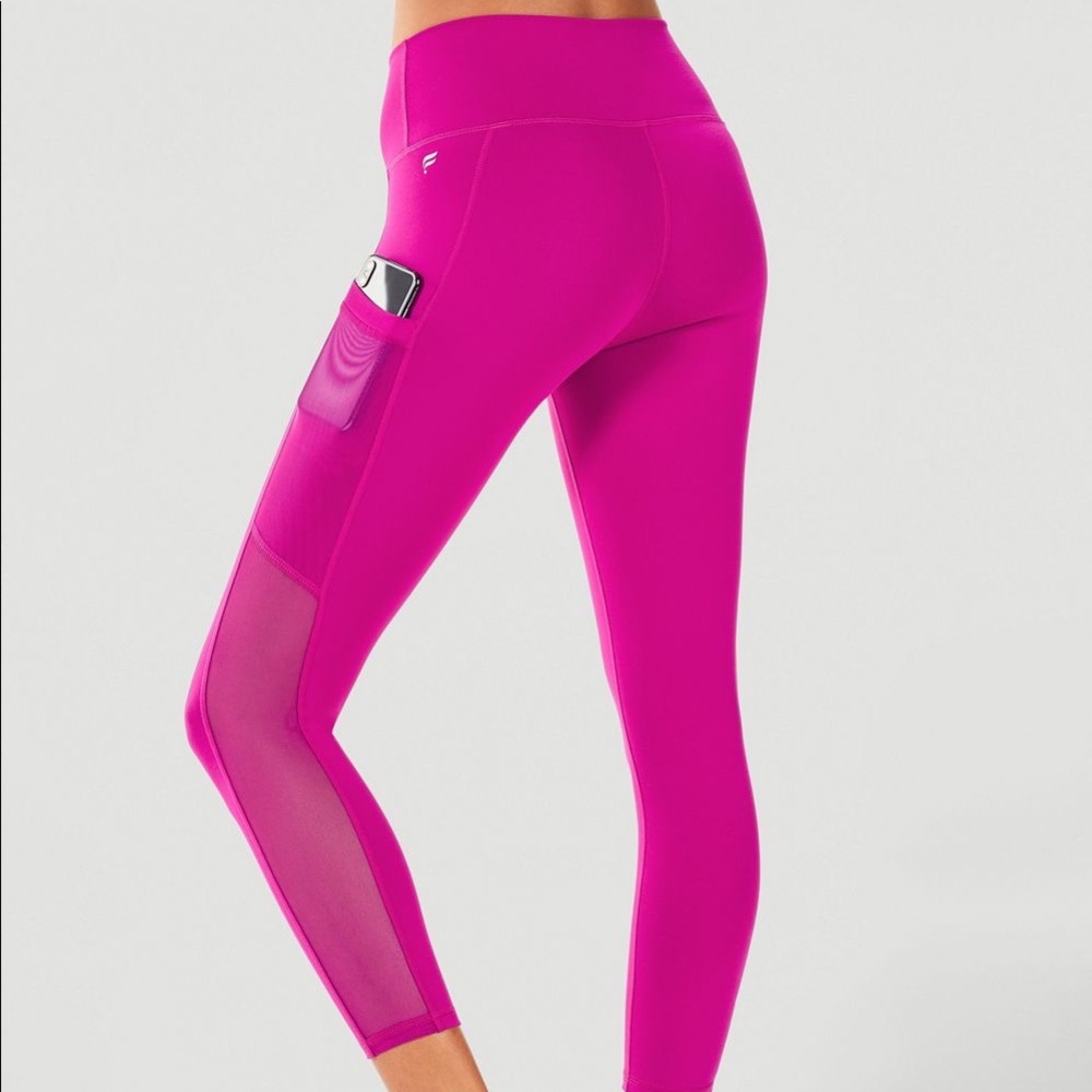 Fabletics mila pocket capri in vivid purple